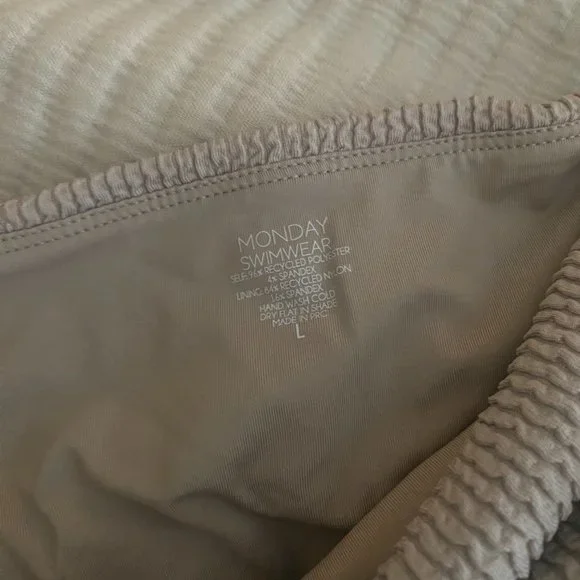 MONDAY SWIMWEAR Oat Crinkle Set x Bora Bora Bandeau Top + Byron Bottom (NWOT) - Picture 11 of 13